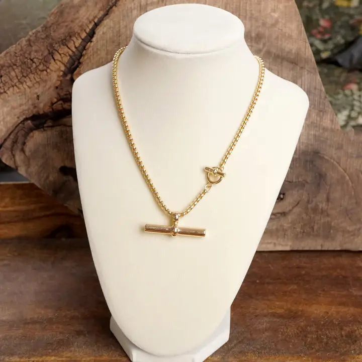 Toggle Bar Pendant Necklace